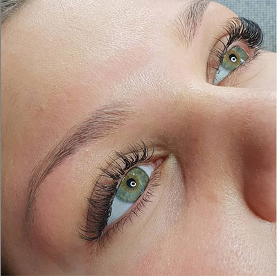 Extension de cils et restructuration de sourcils angers