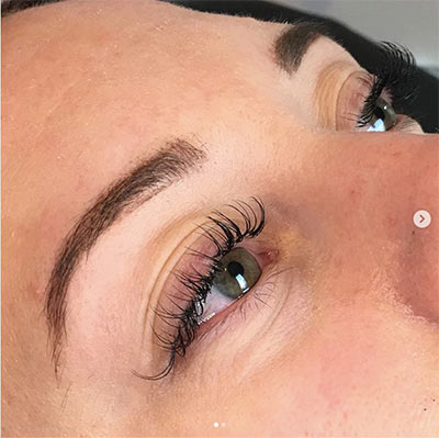Extensions de cils pose complète cil à cil